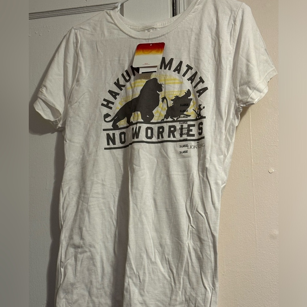 Disney Lion King “Hakuna Matata No Worries” T-shirt NWT Size: XL